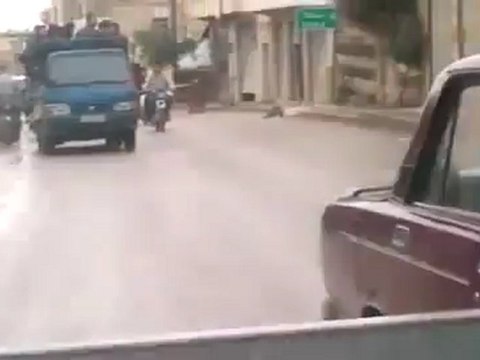 فري برس إدلب كفرنبل تفتيش جنازة الشهيد حاجز العزيزية 31 1 2012