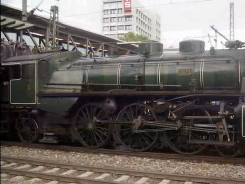 Freddie Mercury and Montserrat Caballe - How can I go on