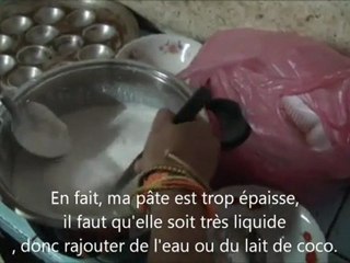 Trip Gourmand  La recette du Khonom Khok - Gateau de Coco - Vientiane - Laos - YouTube [freecorder.com]