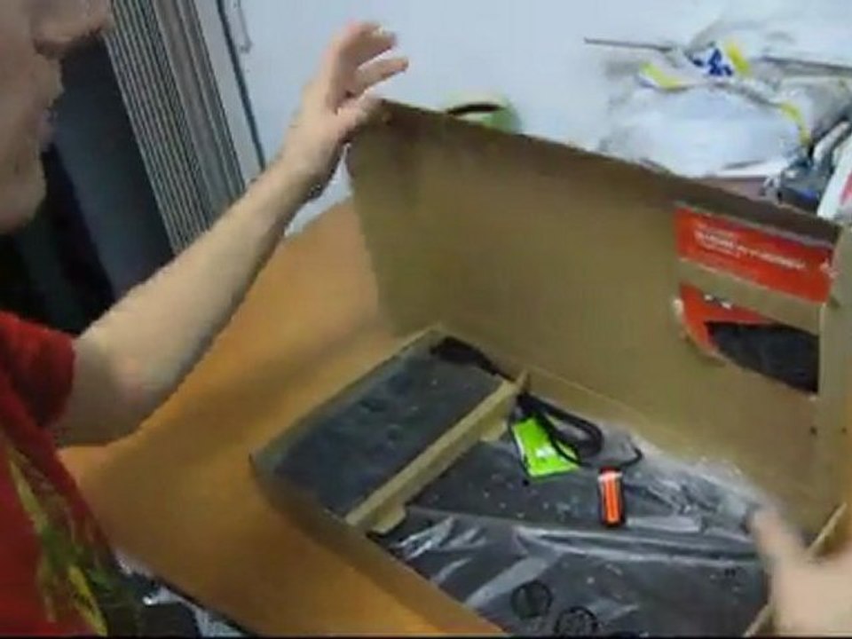 Microsoft Sidewinder X6 Gaming Keyboard Unboxing & First Look Linus Tech Tips