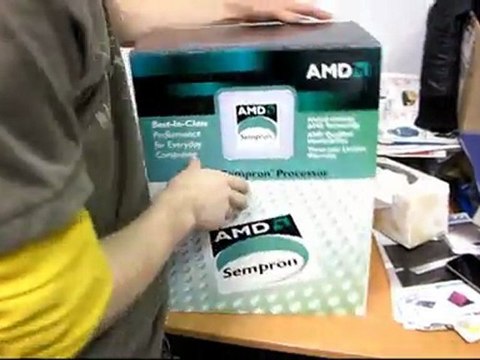 RETRO UNBOXING - AMD Sempron Best-In-Class Performance Processor Linus Tech Tips