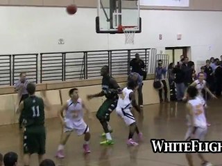 Mamadou Ndiaye, un basketteur de 2,27 mètres