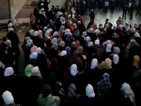 فري برس معضمية الشام مظاهرة حرائر نا في يوم تشيع الشهيد 01 02 2012