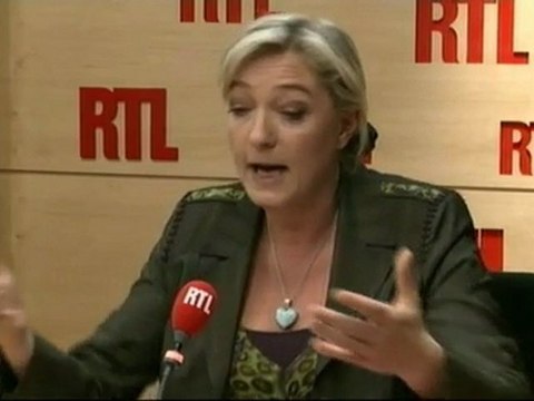 Marine Le Pen, candidate du Front National à la Présidentielle : Monsieur Aphatie, vous entrez dans des polémiques ignobles !