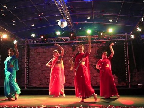 Spectacle Danse Bollywood et Odissi de la Cie Indian Dance Navrasa Cote d'Azur