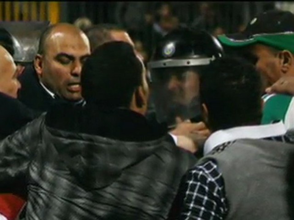 Scontri allo stadio, 73 morti in Egitto