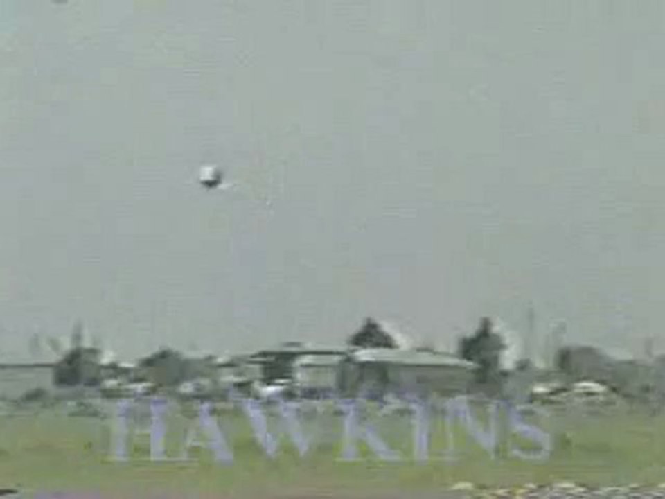 Ovni En Sustentation Pendant Un Tempête