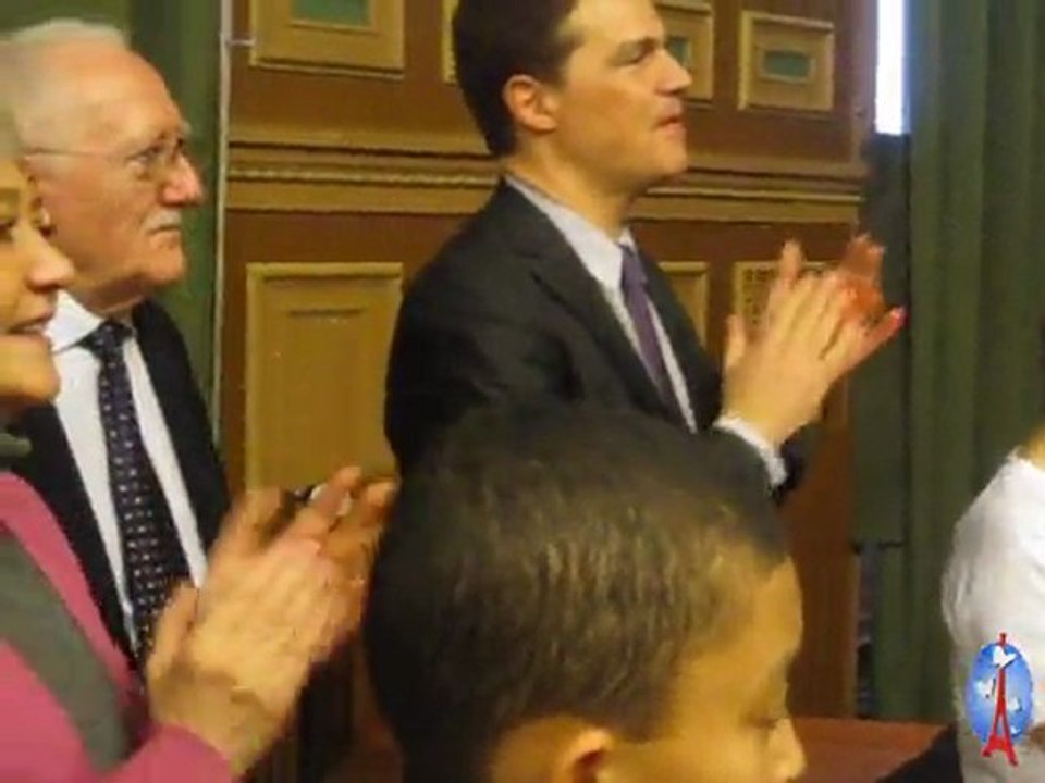 MALIKA JOHANY et Claire OTTAWAY, un duo insolite sur une chanson traitant des différences