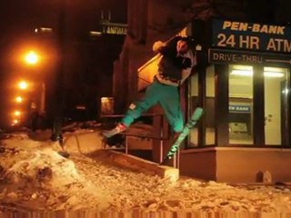 Kendini direğe asan kayakçı!