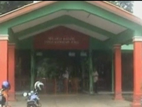 Lion escapes from cage and kills camel