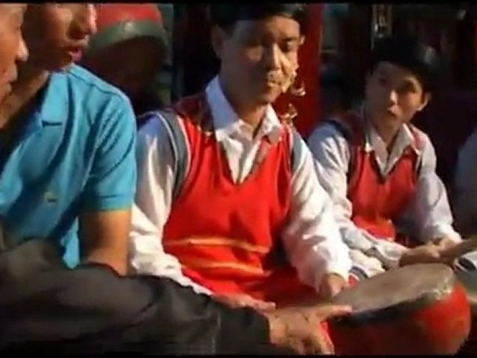 Múa bồng làng Triều Khúc