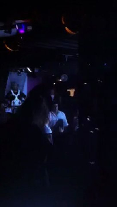 SHYNE DANS UNE DISCOTHEQUE DANS LA MARNE