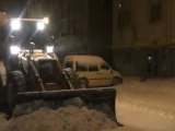 Dursunbey'de Kar Yağışı Sonrası Belediye Ekipleri Çalışma Başlattı