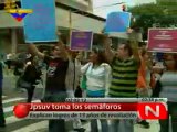 (VIDEO) JPSUV toma los semáforos para celebrar 13 años de la llegada de Chávez a la presidencia