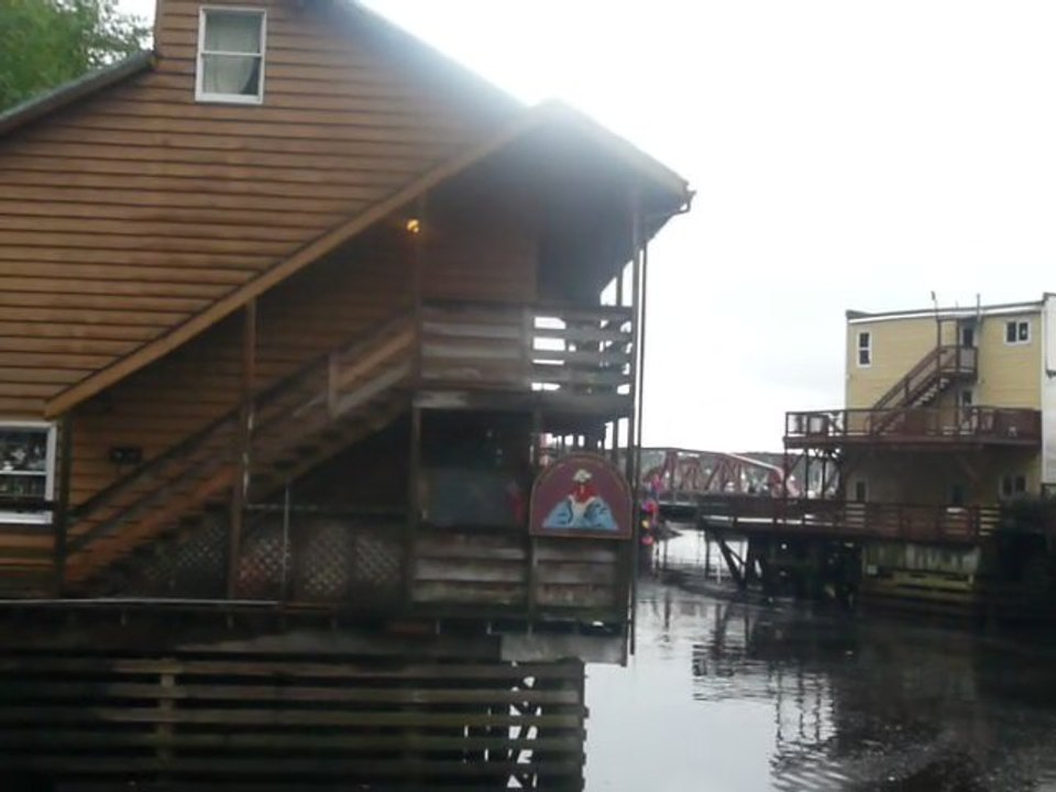 CRUISE (KETCHIKAN)-2010 011