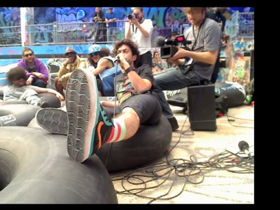 Julien Junior // PERFORMANCE & TECHNIQUE EN CHAMBRE // Piscine Molitor // 21 Mai 2010 // 75016