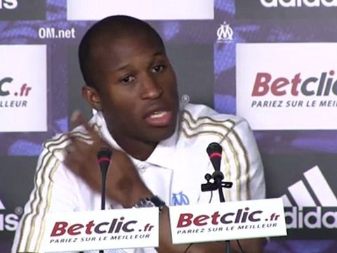 Fanni et Deschamps sur Ryan Mendes