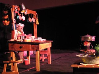 Spectacle Jeune public.Passons à table, c'est servi