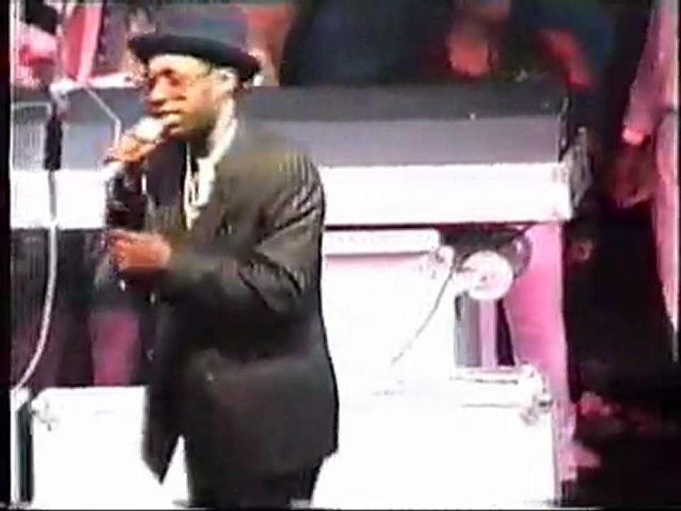 Vivian jones - Sugar Love (live)