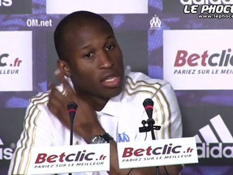 Fanni et Deschamps sur Ryan Mendes