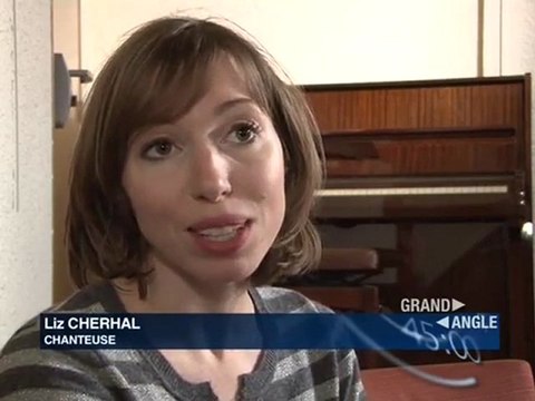 liz dans l'émission Grand Angle sur la chaine Yvelines Première