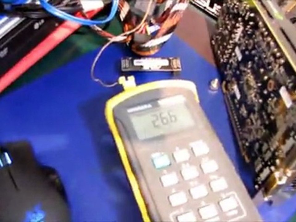 GeForce GTX 560 Ti Twin Frozr II vs Reference Heatsink Cooler Linus Tech Tips