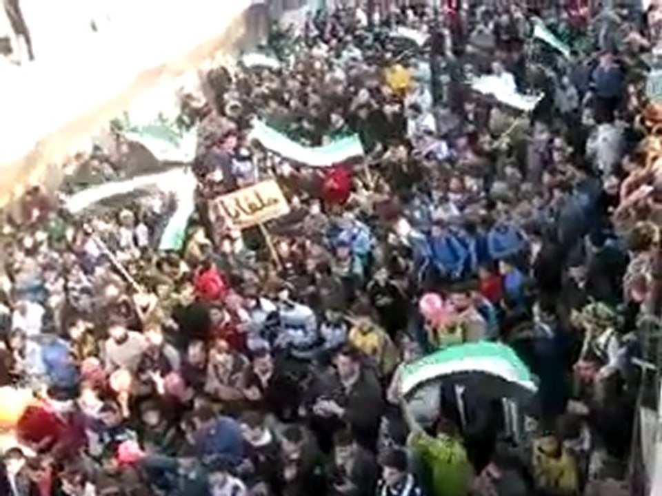 فري برس   حماه   حلفايا   مظاهرة رائعة في دكرة مجزة حماه 2 2 2012