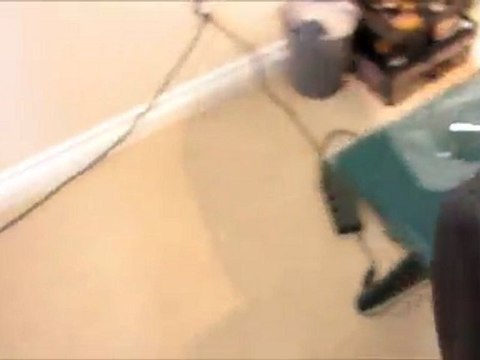 Logitech G700 Wireless Performance Gaming Mouse Unboxing & First Look Linus Tech Tips