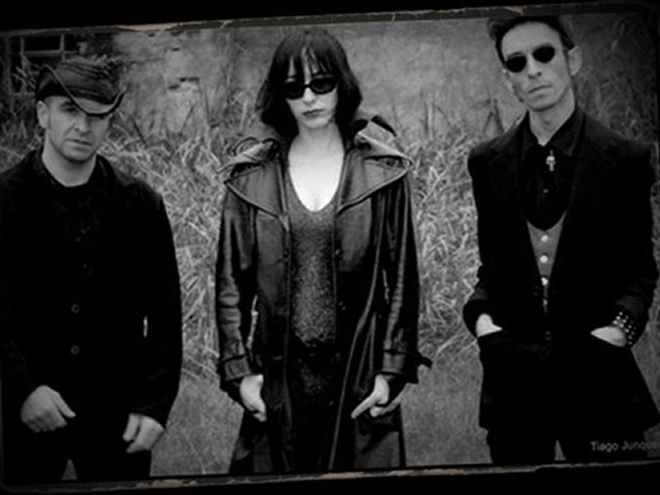 I Wanna Be An Old Bitch - Damn Laser Vampires