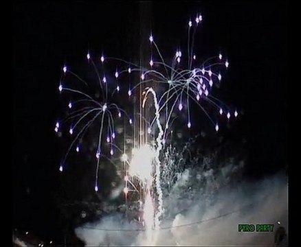 Feu d'artifice avec musique & Flammes Explo chez Pyro Party