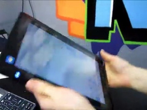 Acer Iconia W500 AMD C-50 10.1 Fusion Tablet Unboxing & First Look Linus Tech Tips