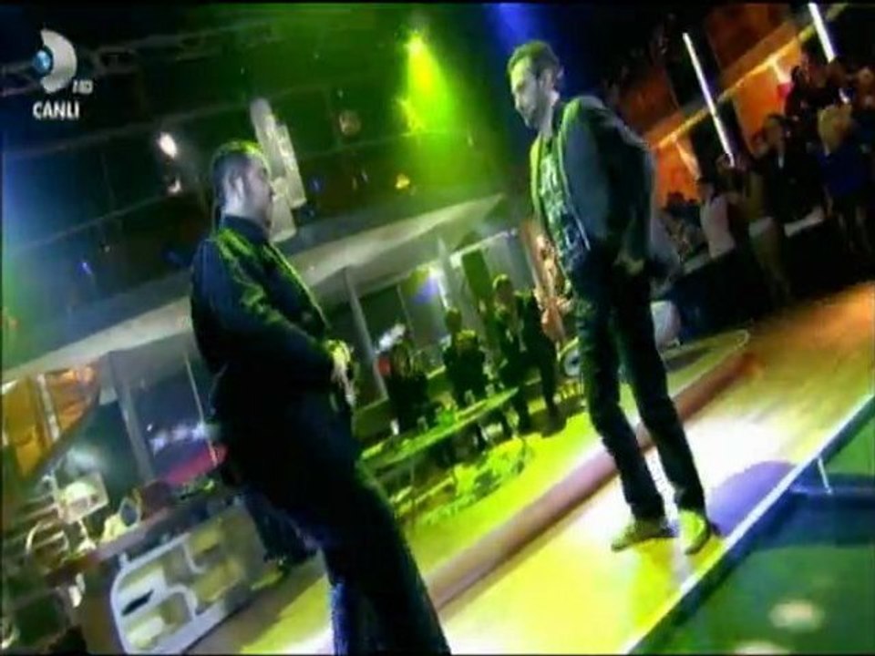 At Kadehi Elinden - Ata Demirer - Nev ( Canli Performans )