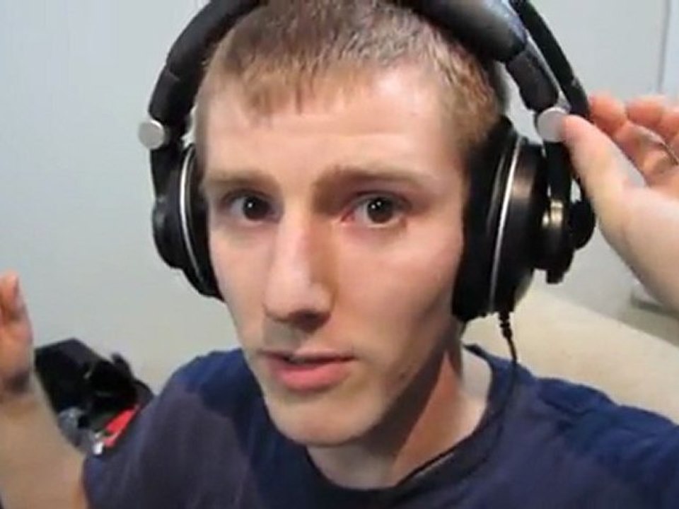 Corsair HS1A Gaming PC Headset Unboxing & First Look Linus Tech Tips