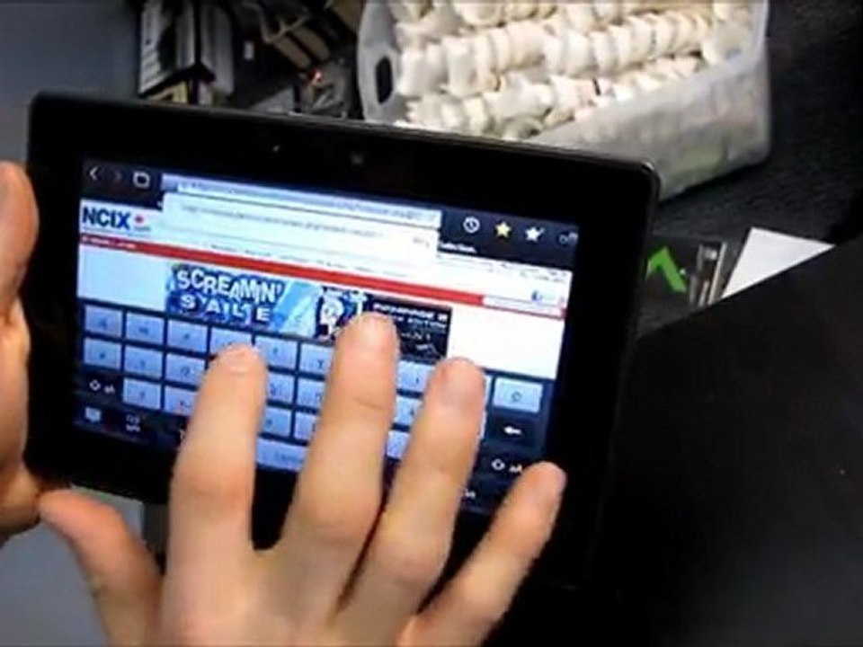 Blackberry Playbook 7" Tablet PC First Impressions Linus Tech Tips