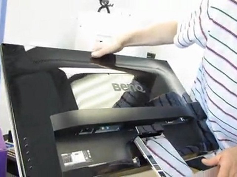 BenQ EW2730 27" LED Backlit VA Panel LCD Monitor Unboxing & First Look Linus Tech Tips