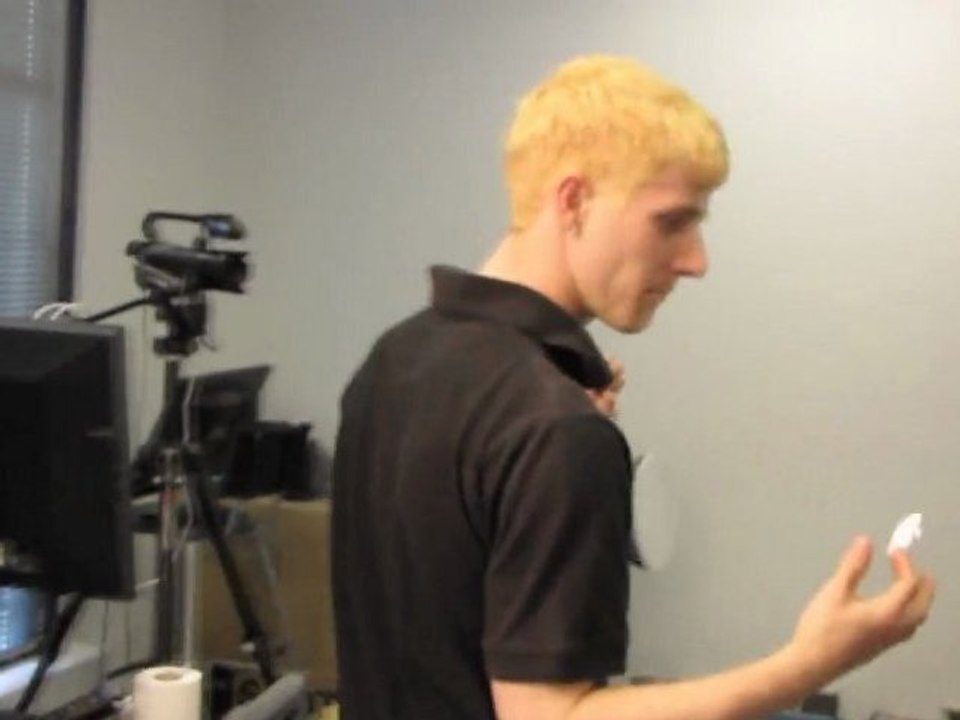 Apple iPad 2 Tablet Computer Unboxing & First Look Linus Tech Tips