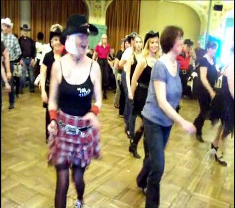 Medley vidéos du bal à Montargis le 29 janvier 2012 organisé par Sylvie Country's Paradise et UAICF