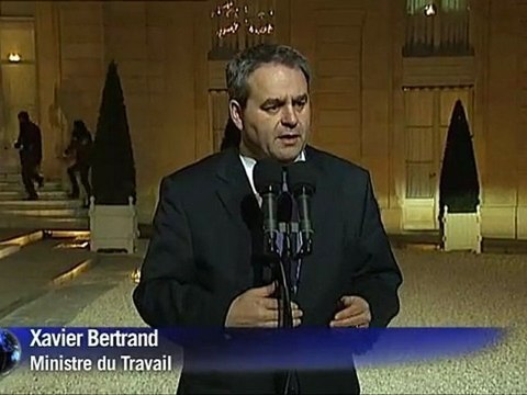 Le gouvernement a vocation à accompagner l'ensemble des sites soumis à des difficultés , a expliqué le ministe du Travail Xavier Bertrand