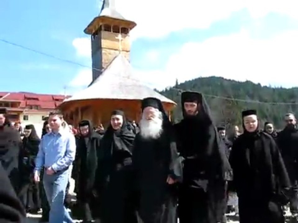 Parintele Justin Parvu de Sfintele Pasti la Manastirea de Maici de la Petru Voda