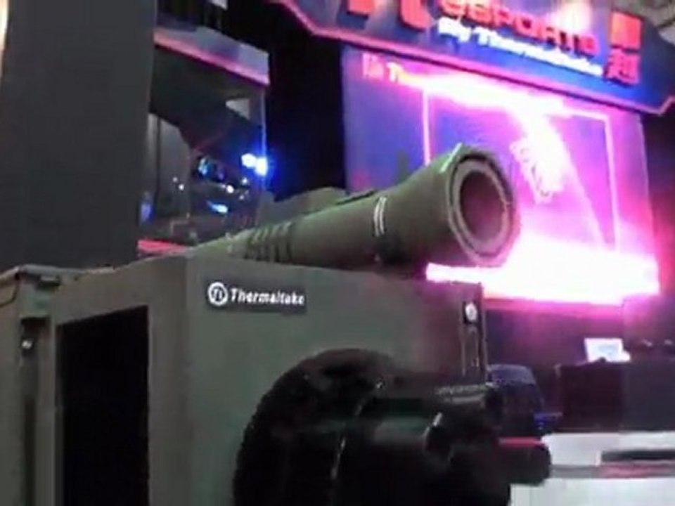 Thermaltake Level 10 GT COD case mod at Taipei Game ...