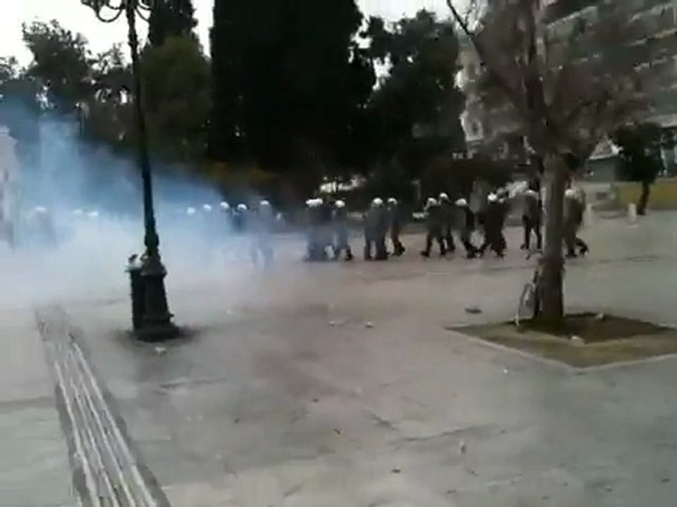 επεισοδια Σύνταγμα 2