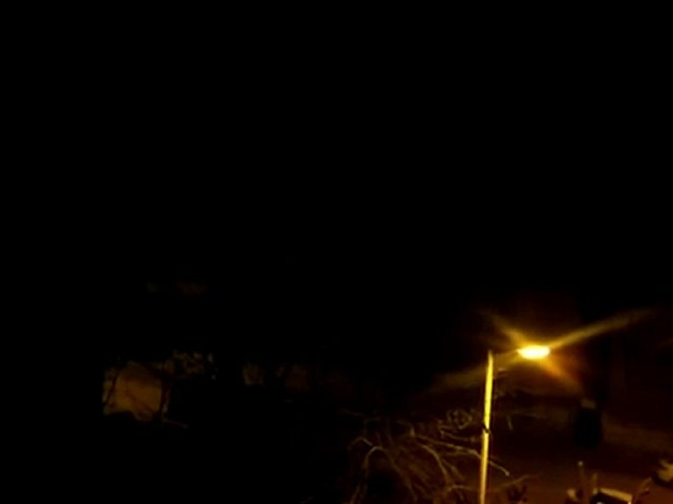 فري برس   حماه اطلاق نار كثيف في حي باب قبلي 4 2 2012 فجرا