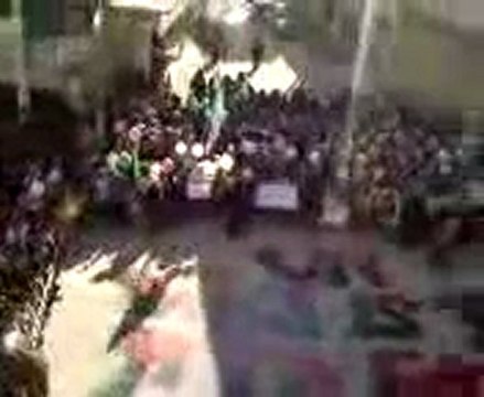 فري برس حماة احرار طيبة الامام جمعة عذرا حماة سامحينا 3 2 2012 ج1