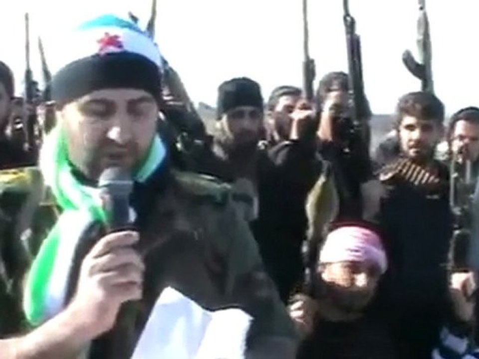 فري برس   بيان كتيبة المهام الخاصة النقيب رواد الأكسح امام المتظاهرين