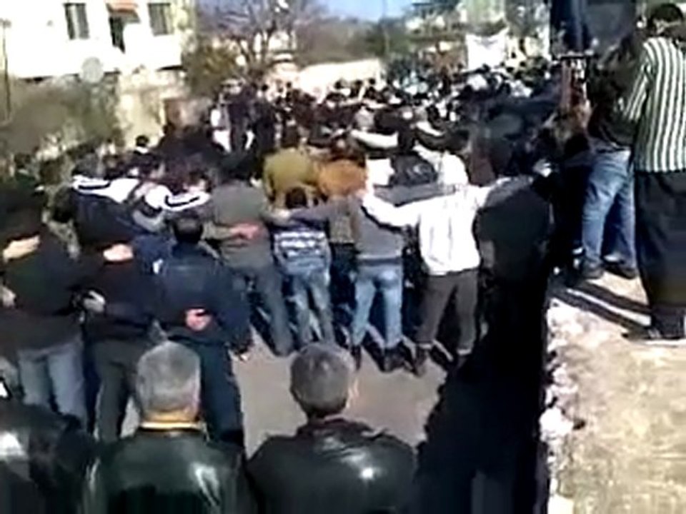 فري برس   اللاذقية الحفة بابنا والجنكيل جمعة عذرا حماة سامحينا 03 02 2012 ج2