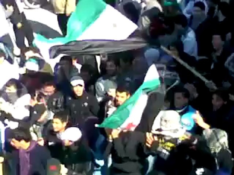 فري برس   اللاذقية الحفة   الجامع الجنوبي    سوريا بدها حرية عذرا حماة 3 2 2012