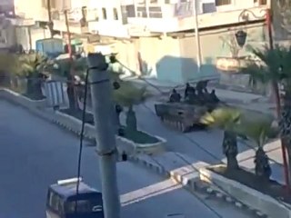 فري برس   ‫إدلب أريحا  دبابات النظام في جمعةعذراحماة3 2 2012