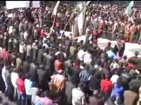 فري برس ادلب خان شيخون انشقاق ضابط من بلدة الأتارب 3 2 2012