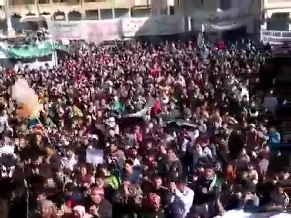 فري برس   ادلب   بنش    مظاهرة جمعة عذرا حماه سامحينا 3 2 2012 جـ3