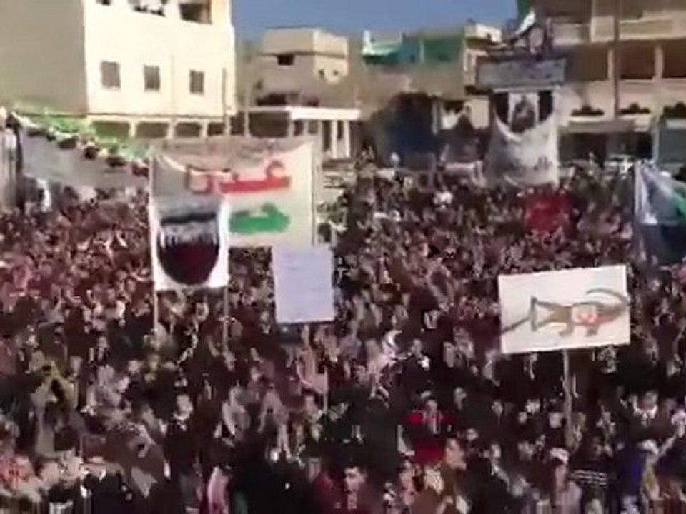 فري برس   ادلب   بنش    مظاهرة جمعة عذرا حماه سامحينا 3 2 2012 جـ1